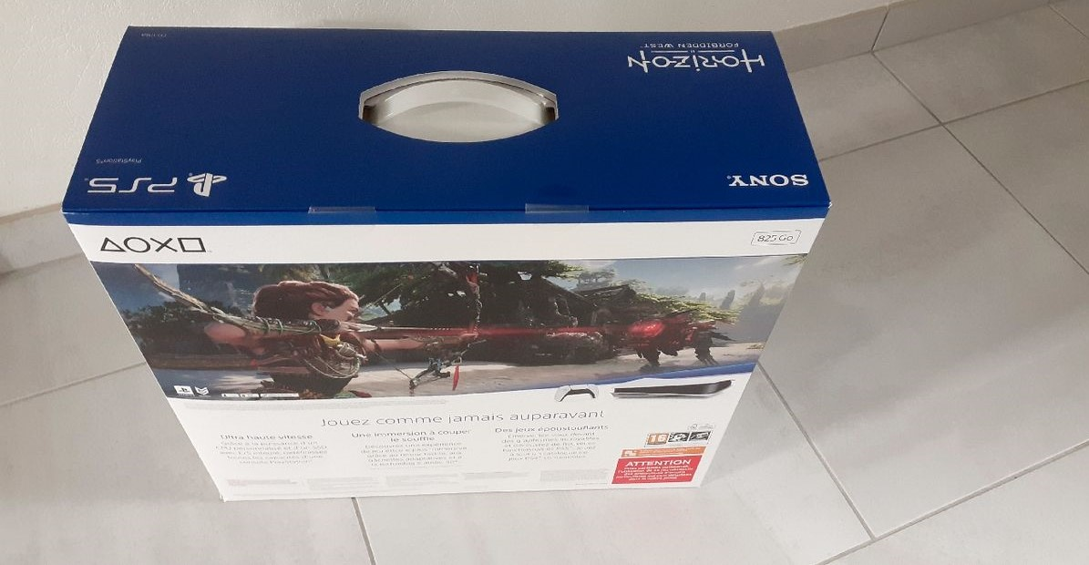 Console Playstation 5 neuve et scellé - Miniature 4