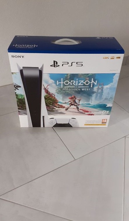 Console Playstation 5 neuve et scellé - Miniature 3