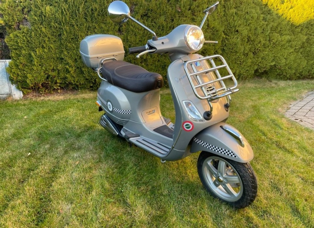 VESPA LX 50 TOURING EN TRÈS BON ÉTAT
