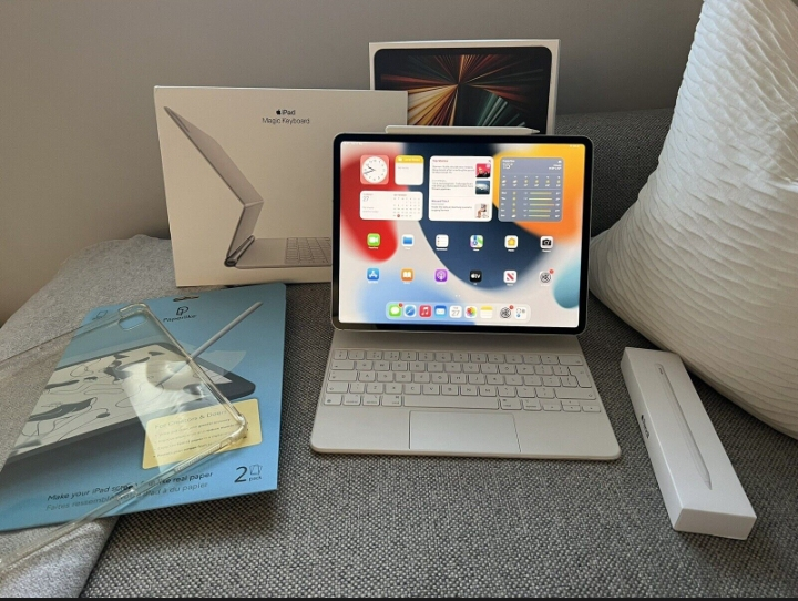 Apple iPad Pro 12.9 pouces 2021 M1 5. Clavier magique Gen 2TB 5G (déverrouillé) + crayon - Miniature 3