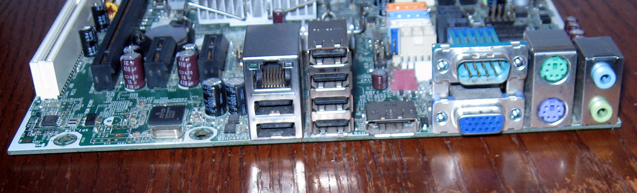 Carte mère HP avec RAM, processeur et autres composants - Miniature 7