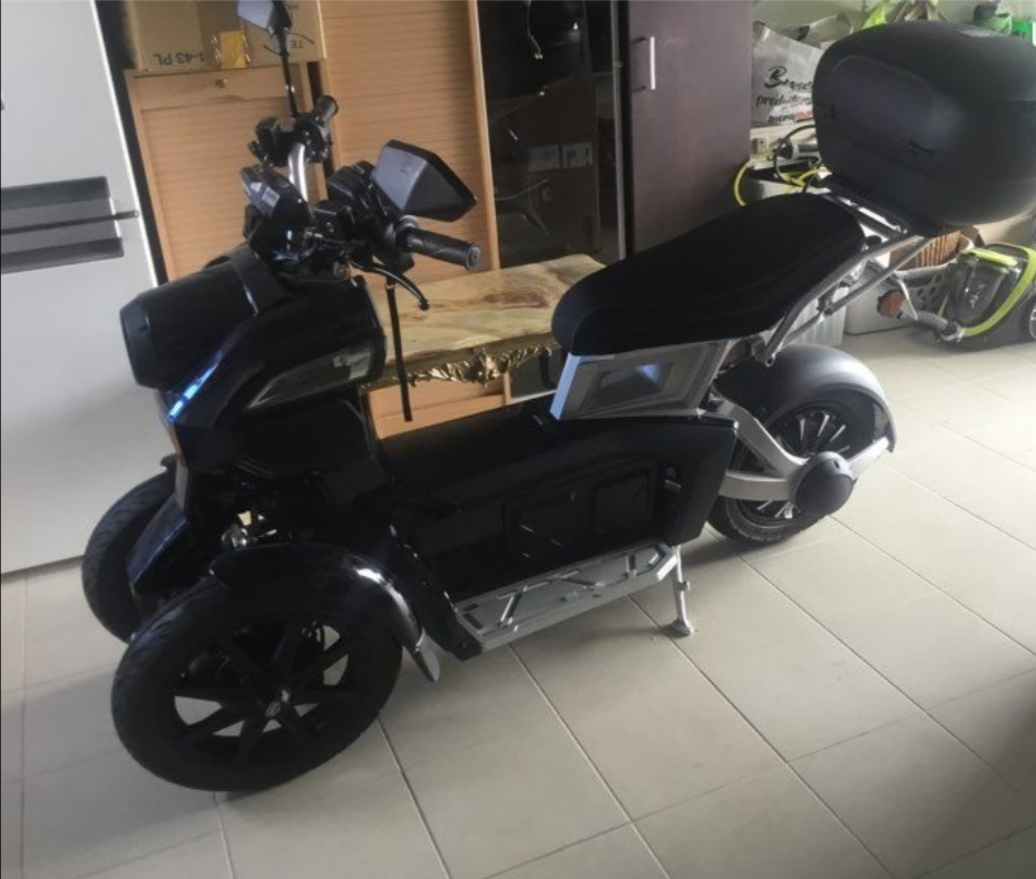 Scooter électrique neuf 3 roues 125 cm3 - Miniature 2