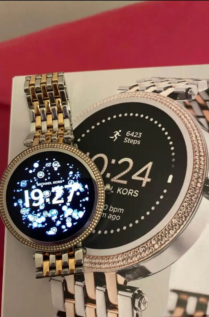 MONTRE CONNECTÉE MICHAEL KORS