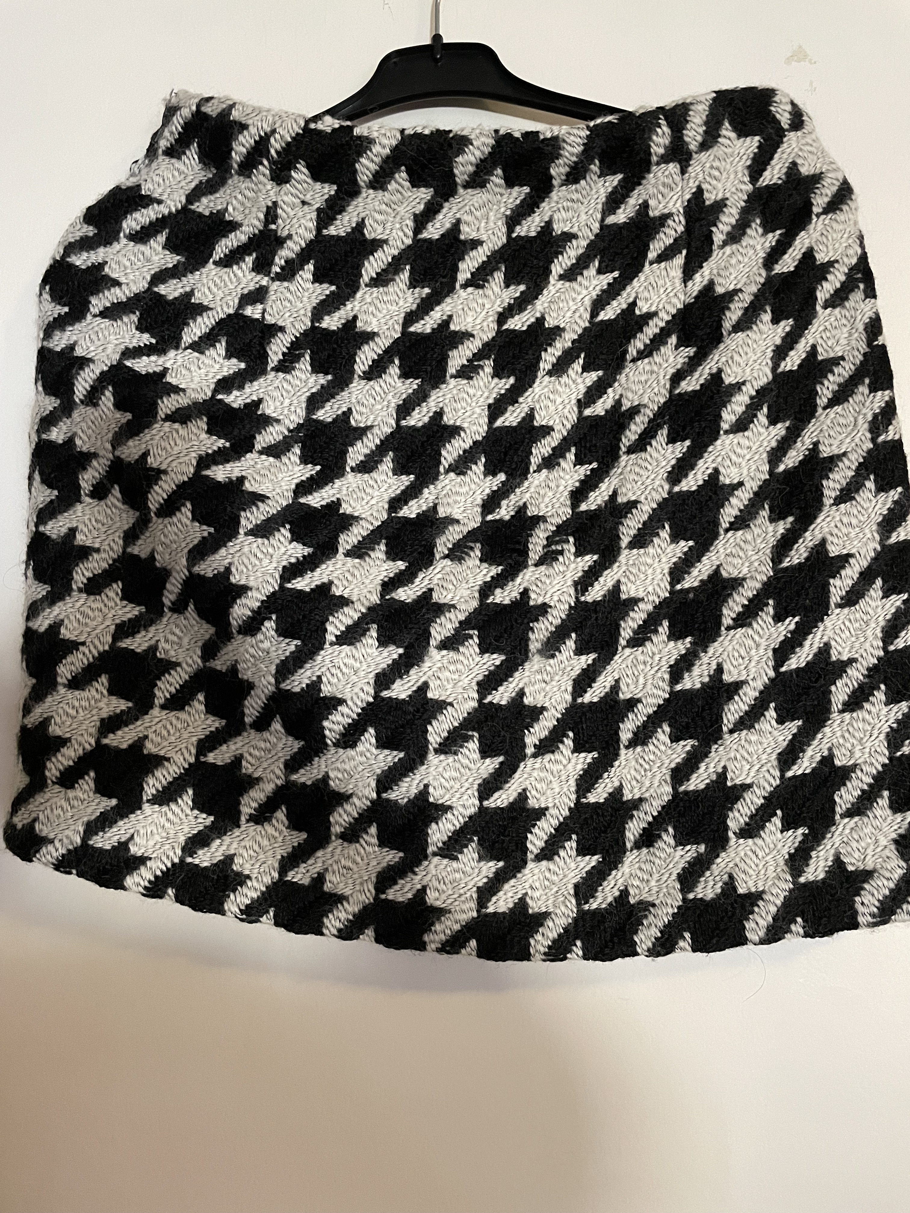 Jupe mi-longue motif pied de poule
