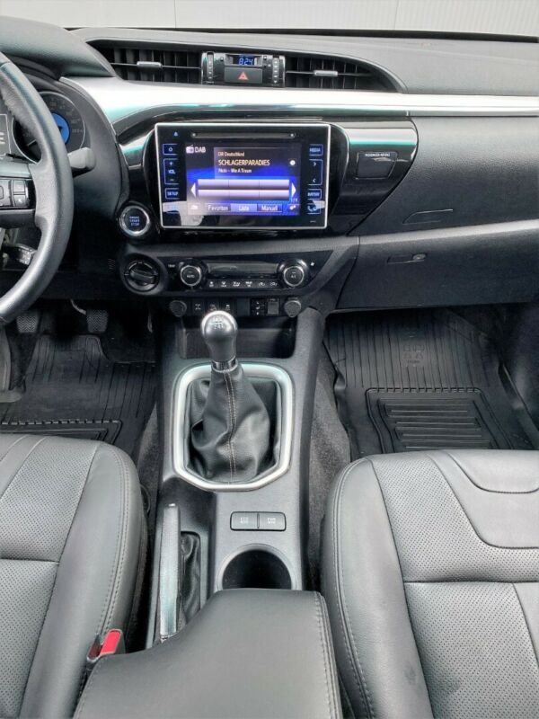 Toyota Hilux 2.4 D-4D 4x4 Executive°