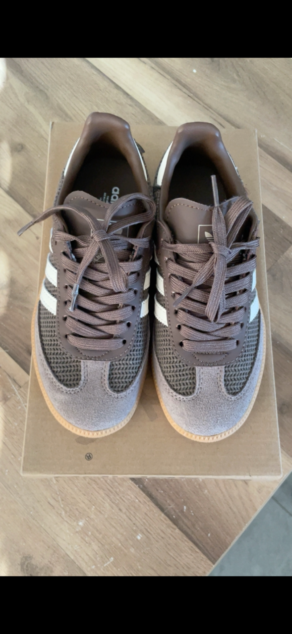 Chaussures Adidas Samba en parfait état - Miniature 2