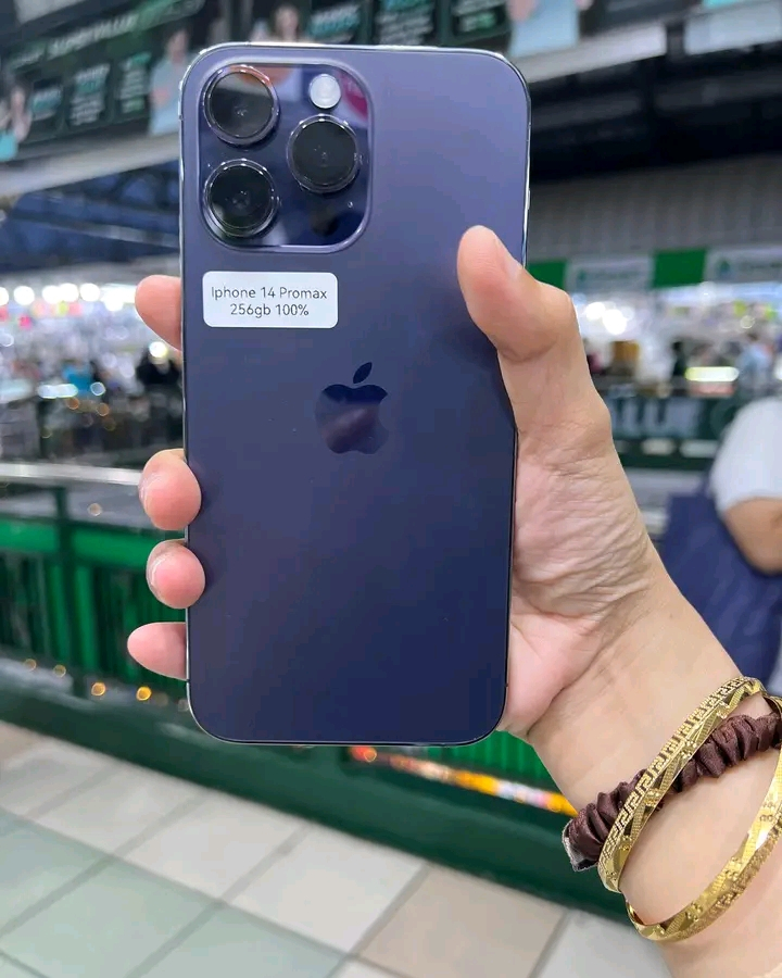 iPhone 14 pro max mémoire 256 état encore neuf