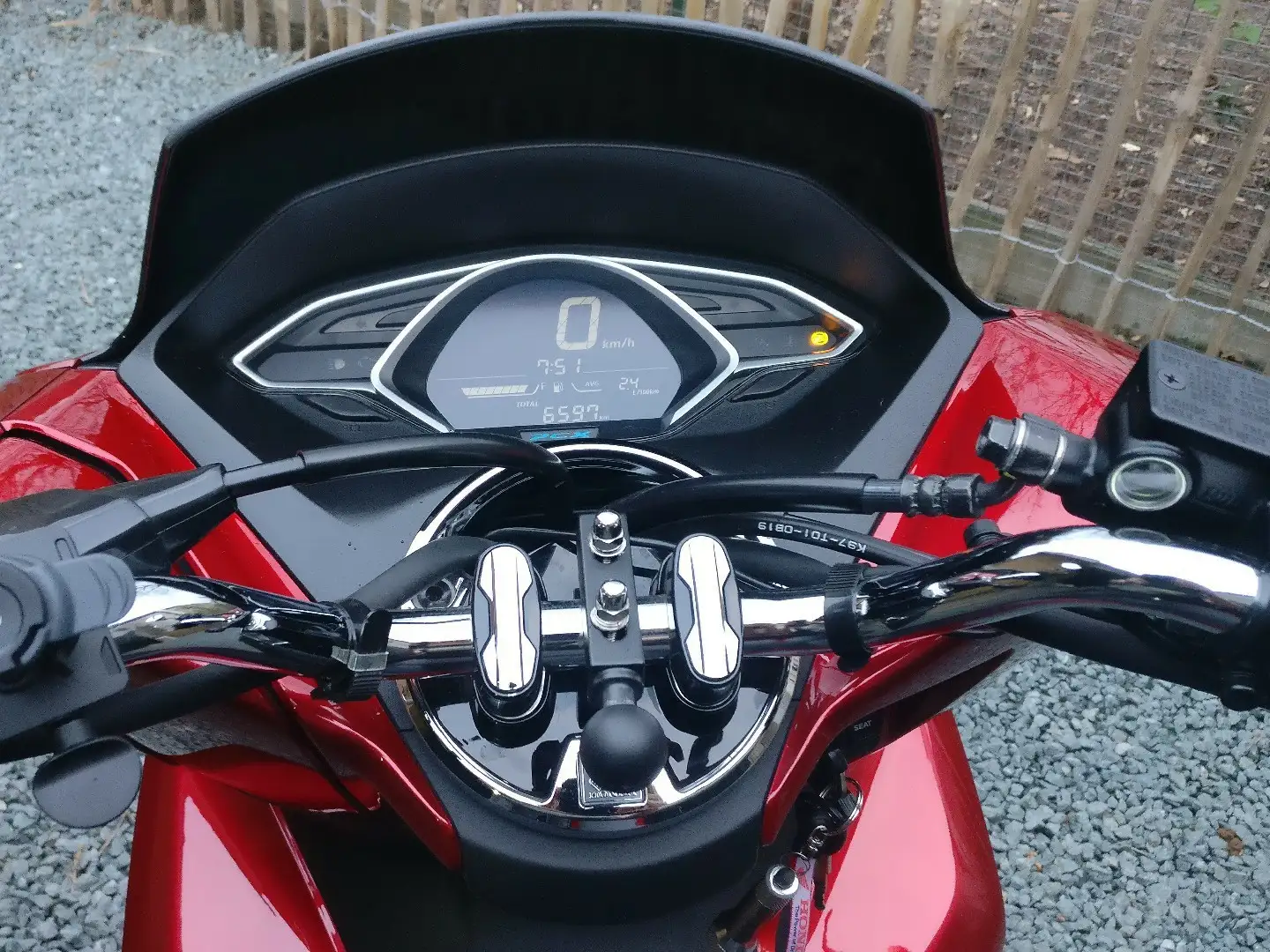 Honda PCX 125 année 2020 - Miniature 2