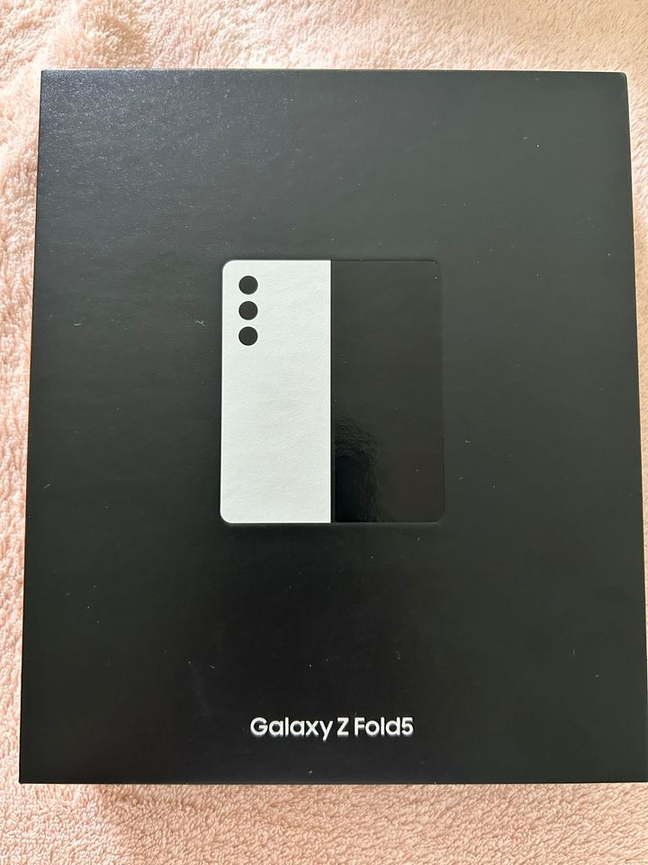 Samsung Galaxy Z Fold 5