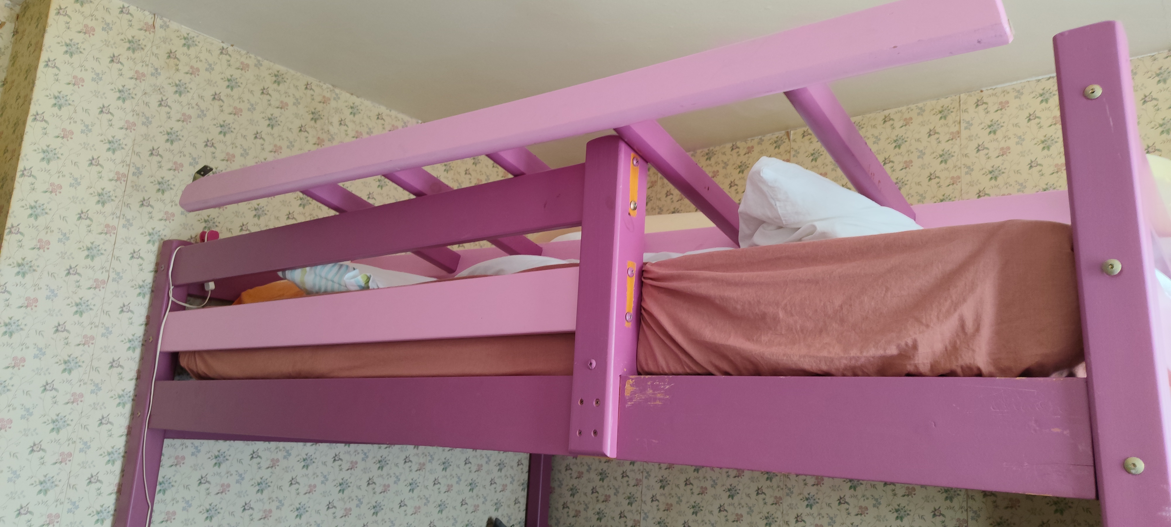 Lit mezzanine 140 avec sommier à lattes et matelas mousse 18 cm