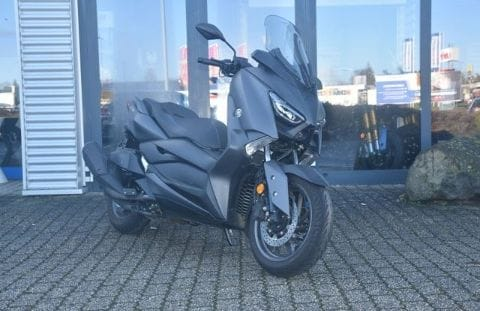 YAMAHA