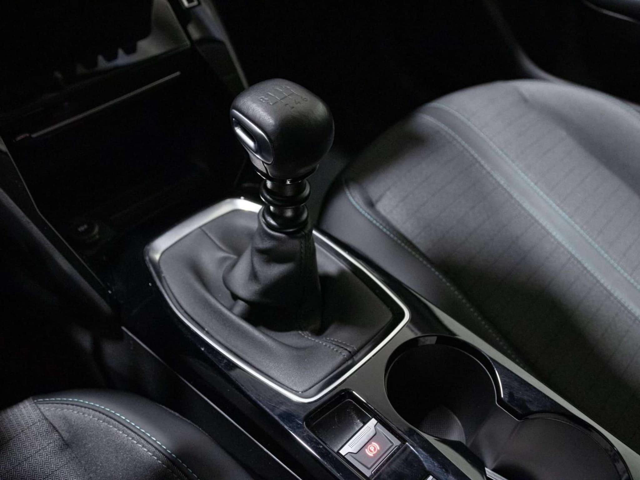 Peugeot 208 BlueHDi Année 2023 - Miniature 8