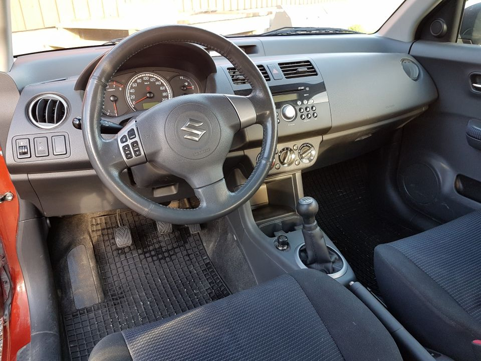 Suzuki Swift 1,3