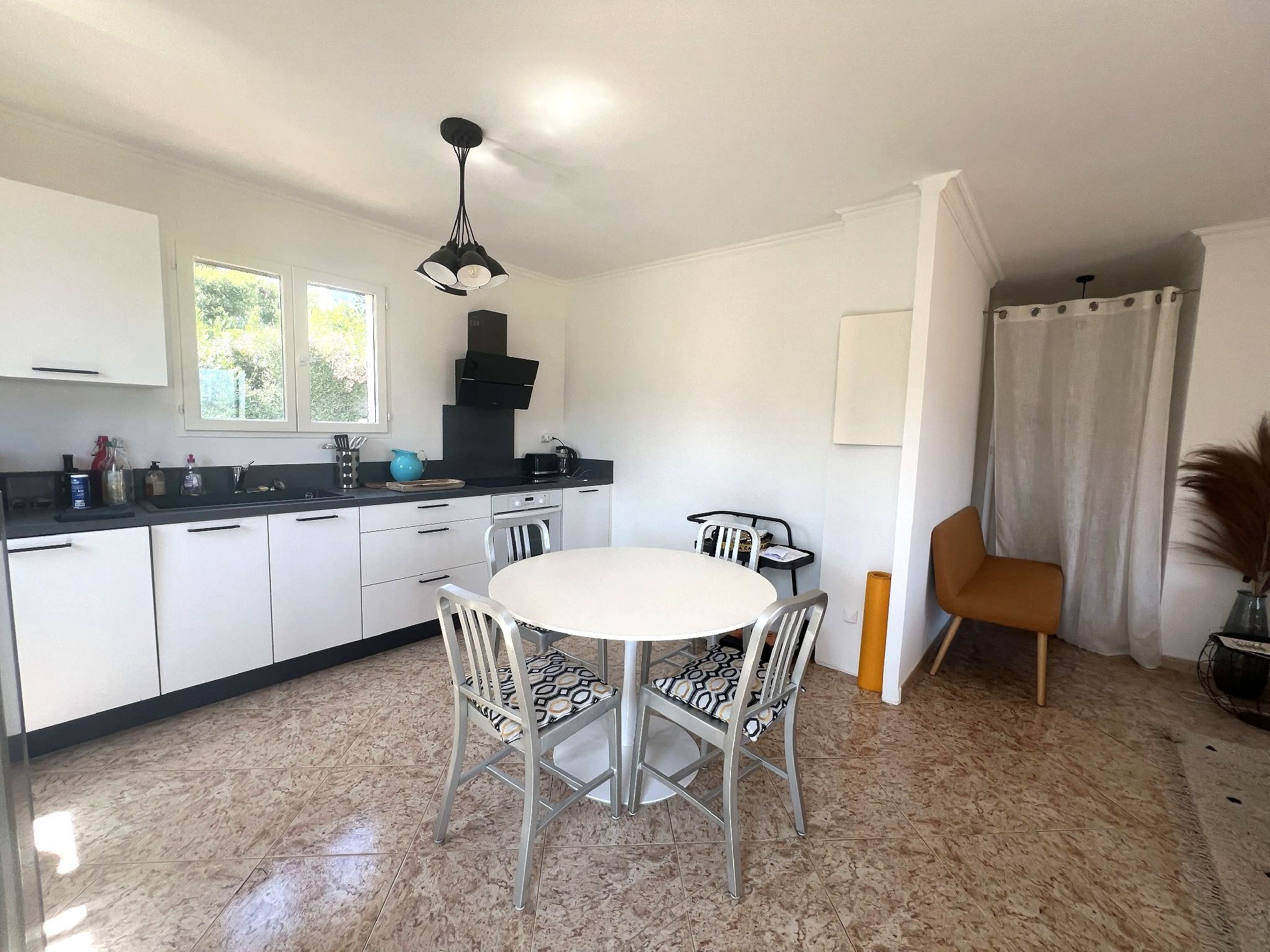 Magnifique Appartement de type T3 situé en Haut de Villa L39 - Miniature 3