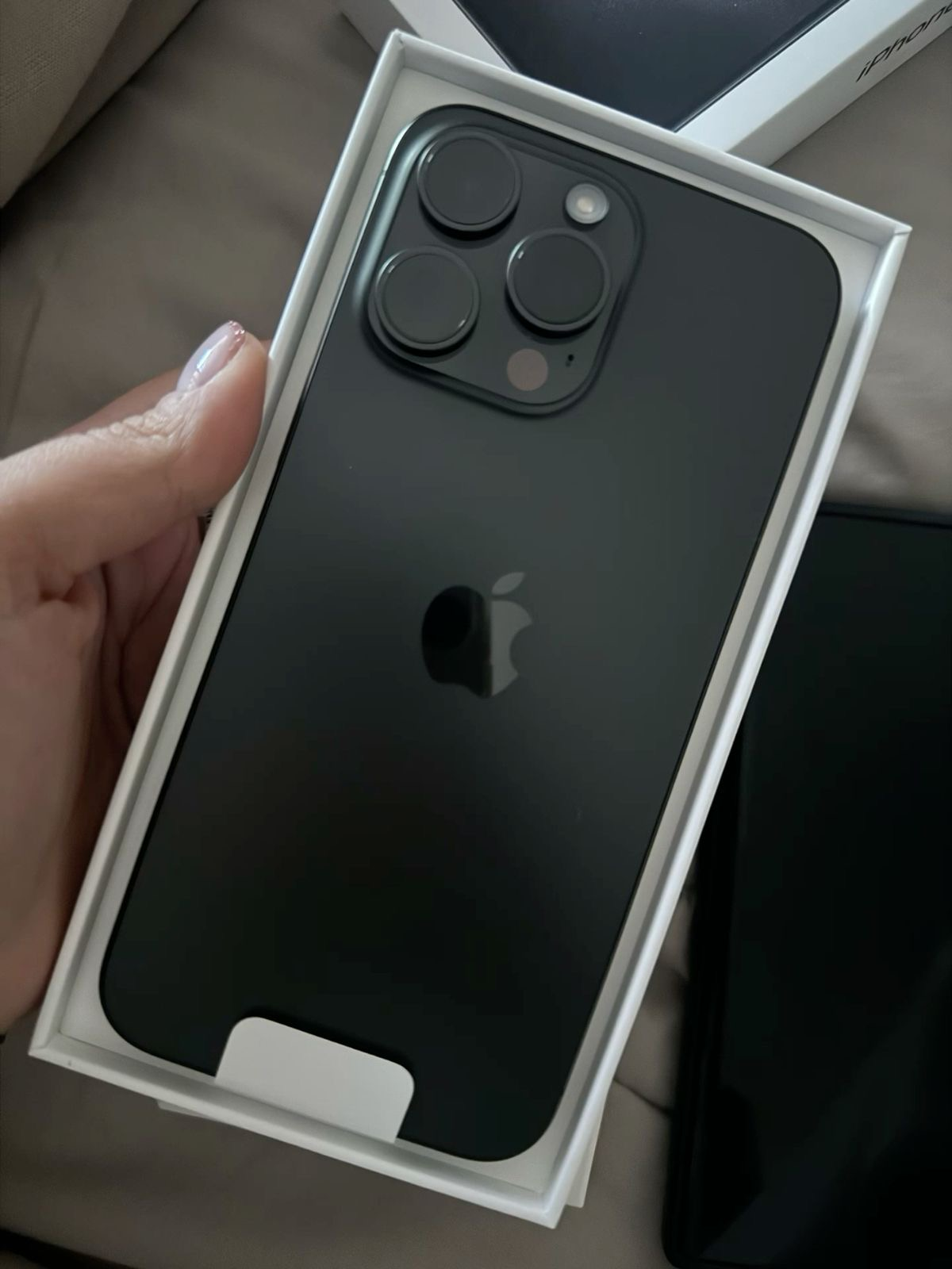 iPhone 15 Pro Max à vendre - Excellent état