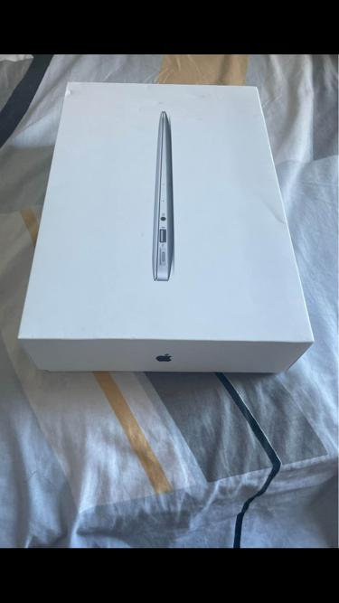 Apple MacBook Air 11"