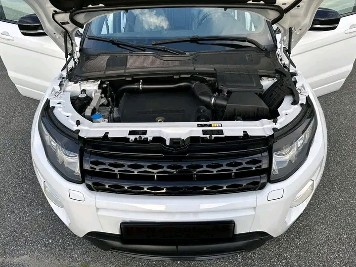 Je mets en vente ma Range rover évoque 2.0 bien propre en bon état de fonctionnement - Miniature 11