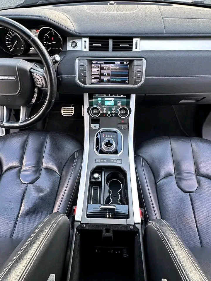 Je mets en vente ma Range rover évoque 2.0 bien propre en bon état de fonctionnement - Miniature 13