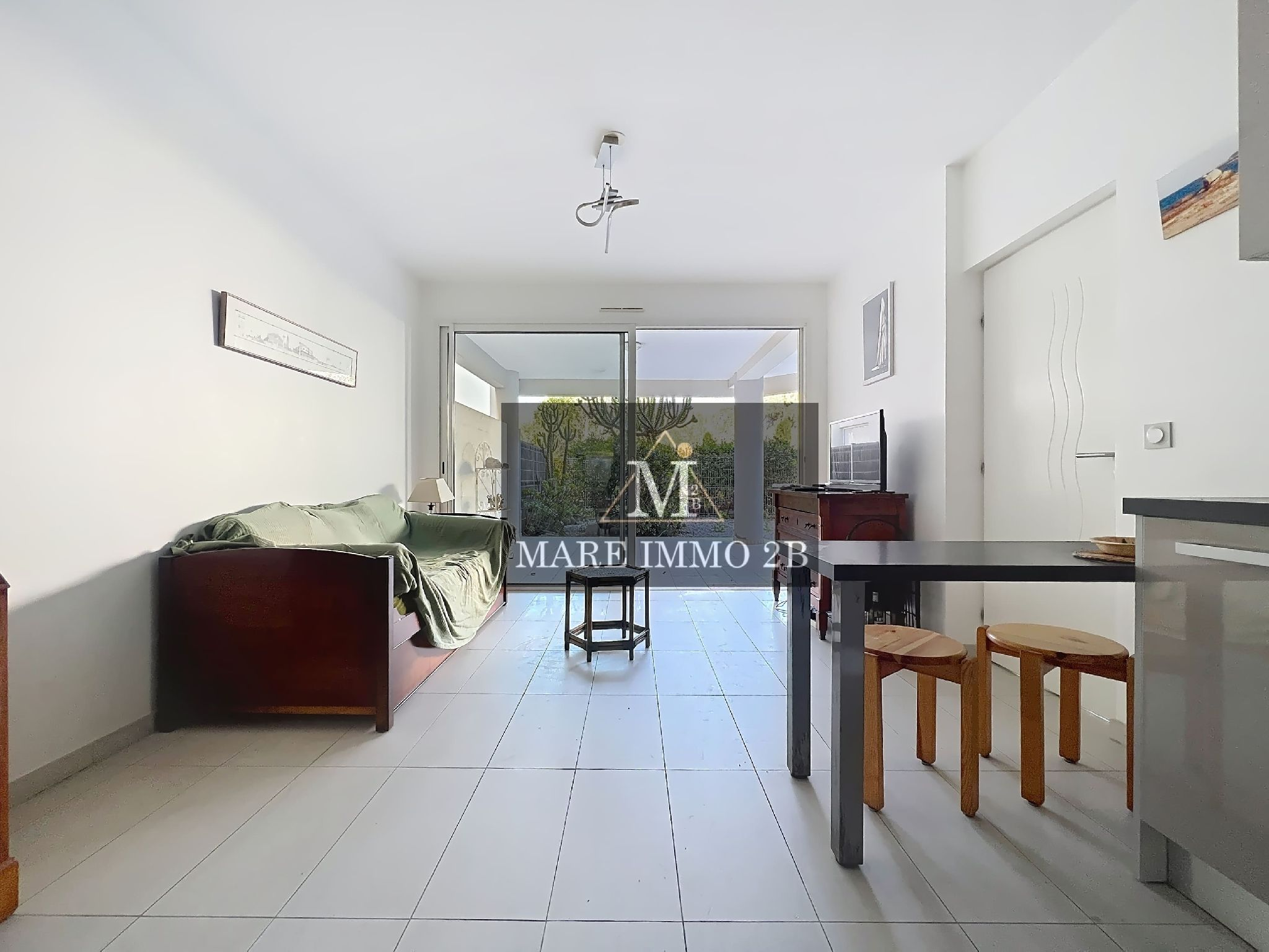 Appartement de type T2 bis avec terrasse et jardin