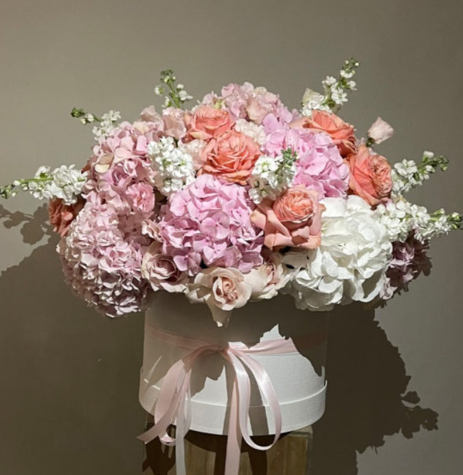 Custom floral arrangements for small or big events