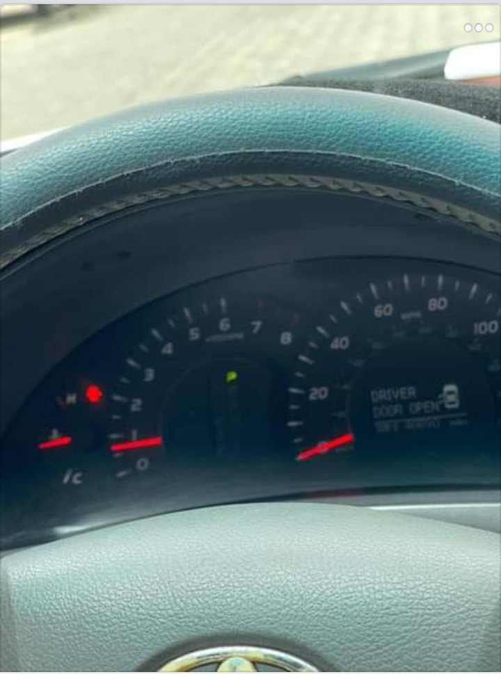 TOYOTA CAMRY XLE - Photo 1
