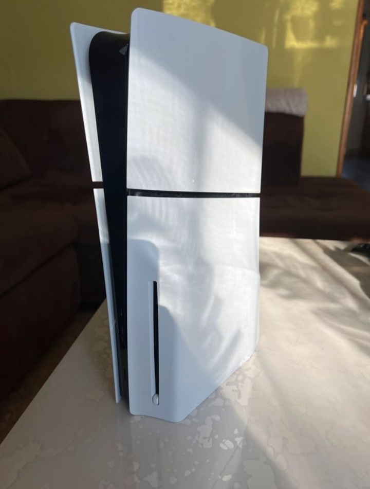 Je met en vente ma ps5 slim 825Go - Miniature 4