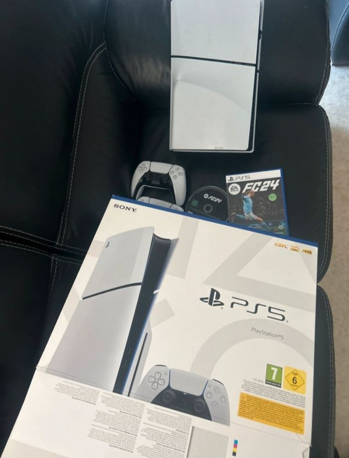 Je met en vente ma ps5 slim 825Go - Miniature 2