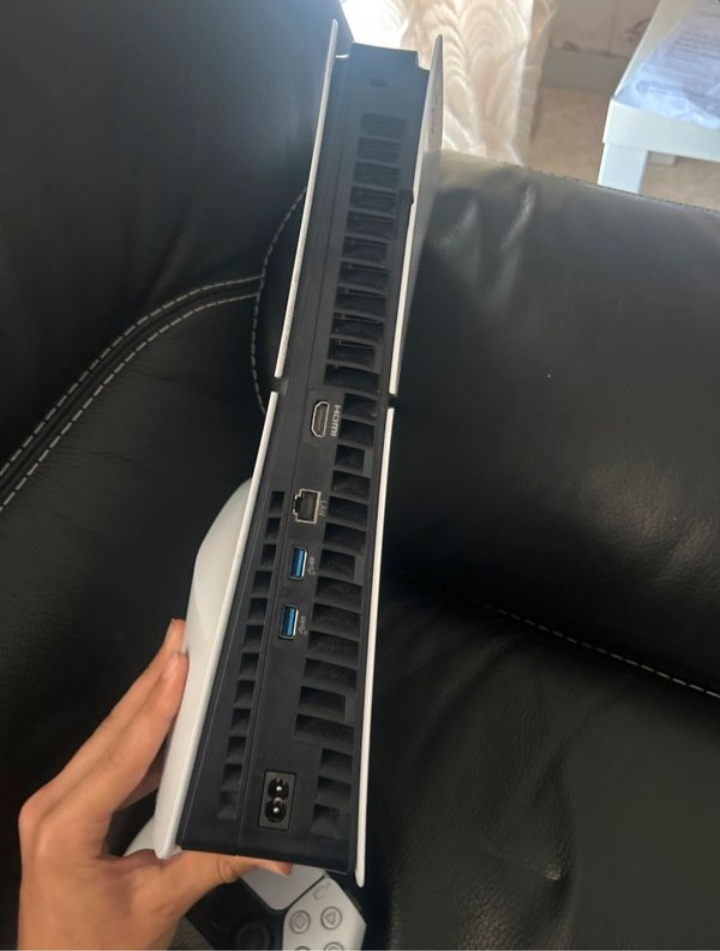 Je met en vente ma ps5 slim 825Go - Photo 1