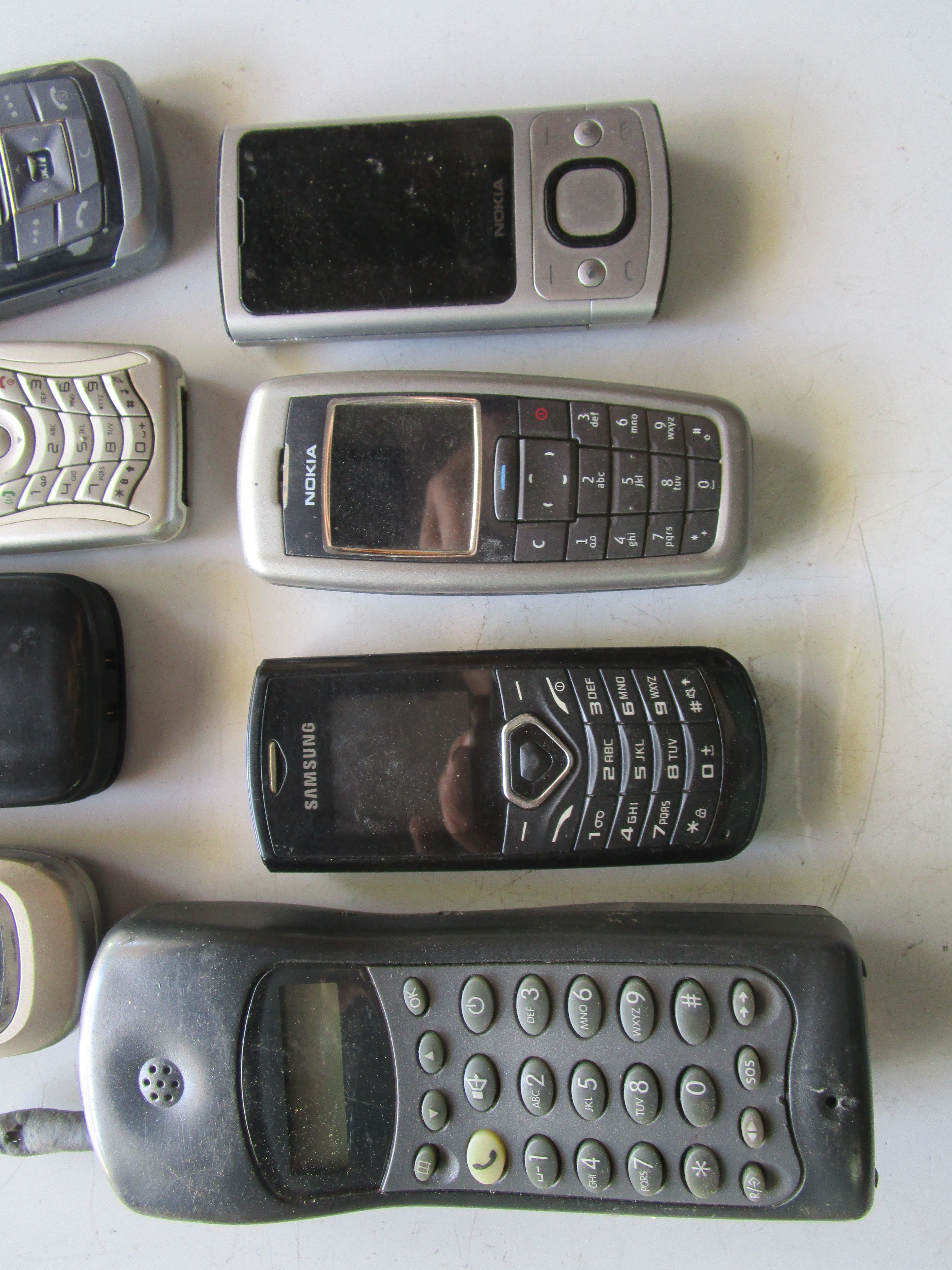 Téléphones - Miniature 3