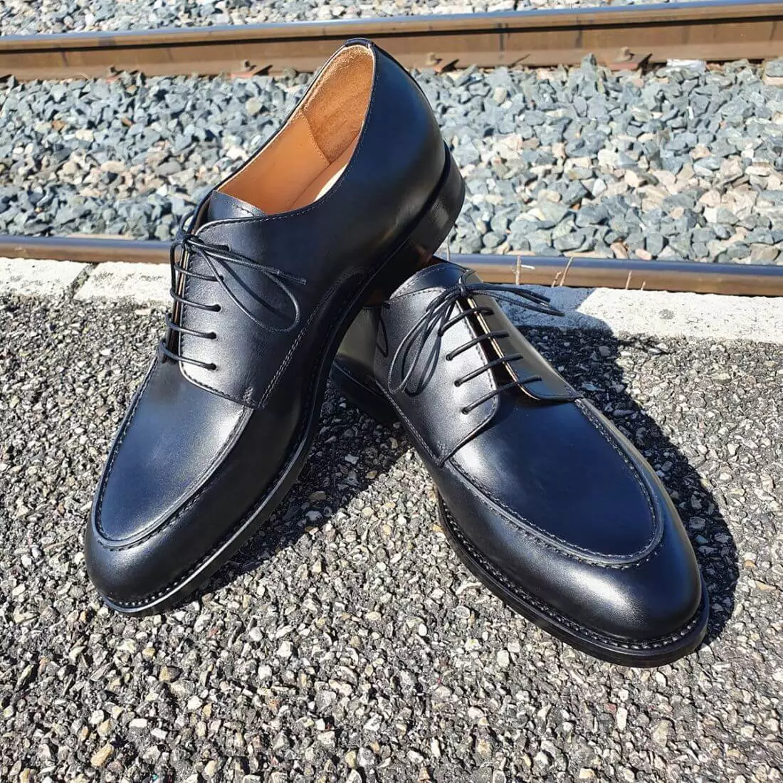Derby Ambassadeur noir - - FABRIQUE EN ITALIE.