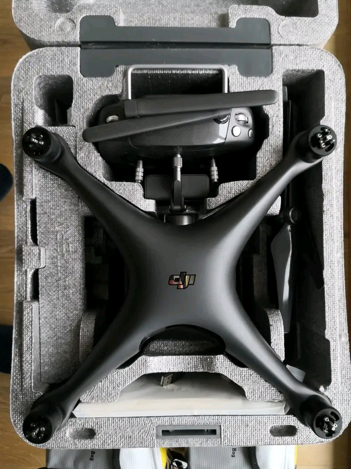 Drône DJI phantom 4 pro