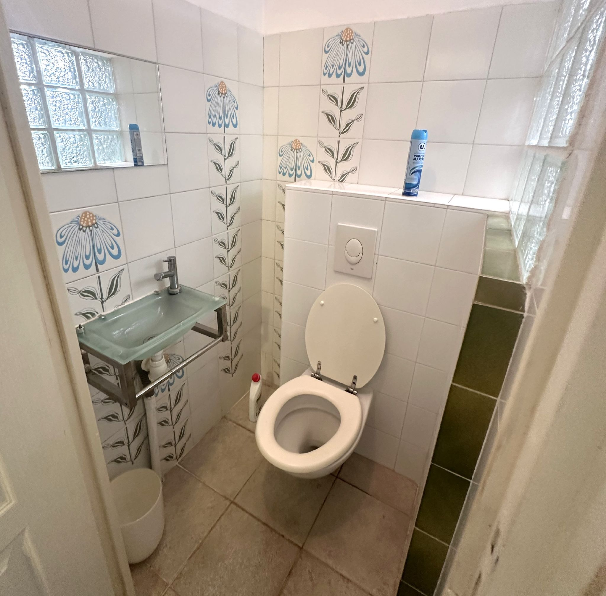 Appartement de type T3 situé au Rez-de-chaussée d'une Villa avec Jardin et Piscine L34 - Miniature 3