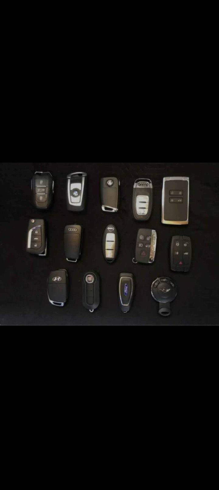 Clés de voiture en parfait état à vendre - Miniature 27
