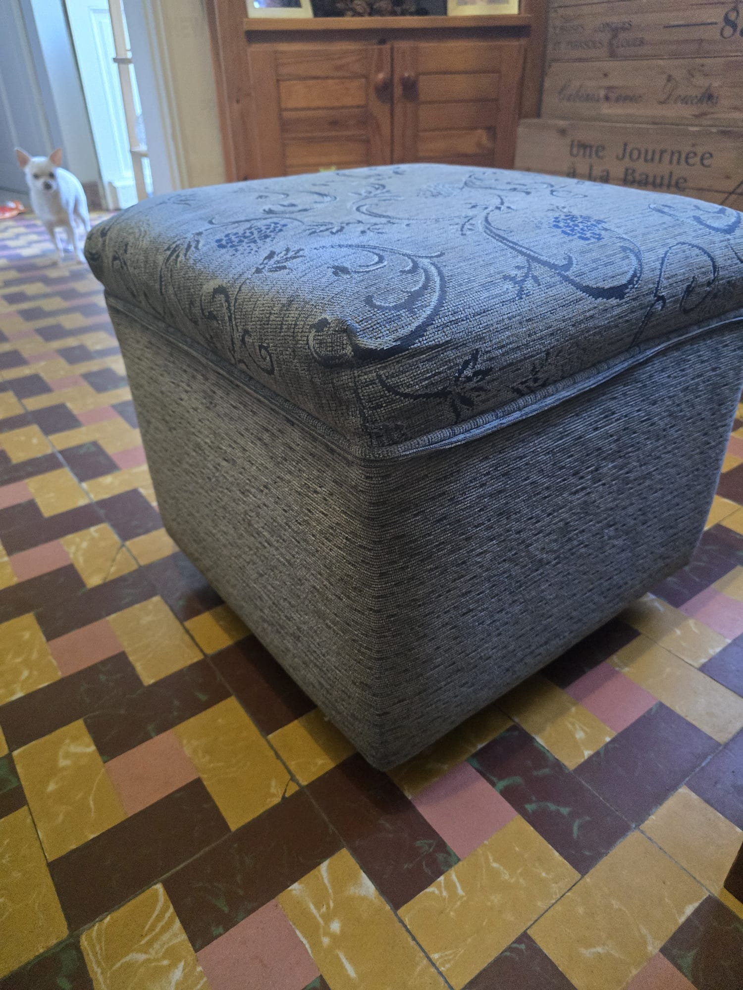 Tabouret ou repose-pieds à 20 euros