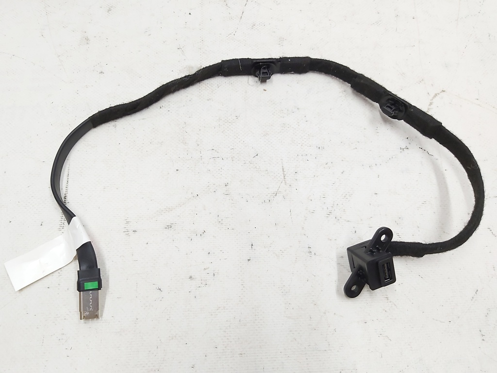 Câble USB pour boîte à gants Tesla modèle 3, modèle Y
1565714-00-A
