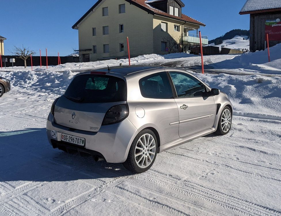 Renault Clio Sport - Miniature 4