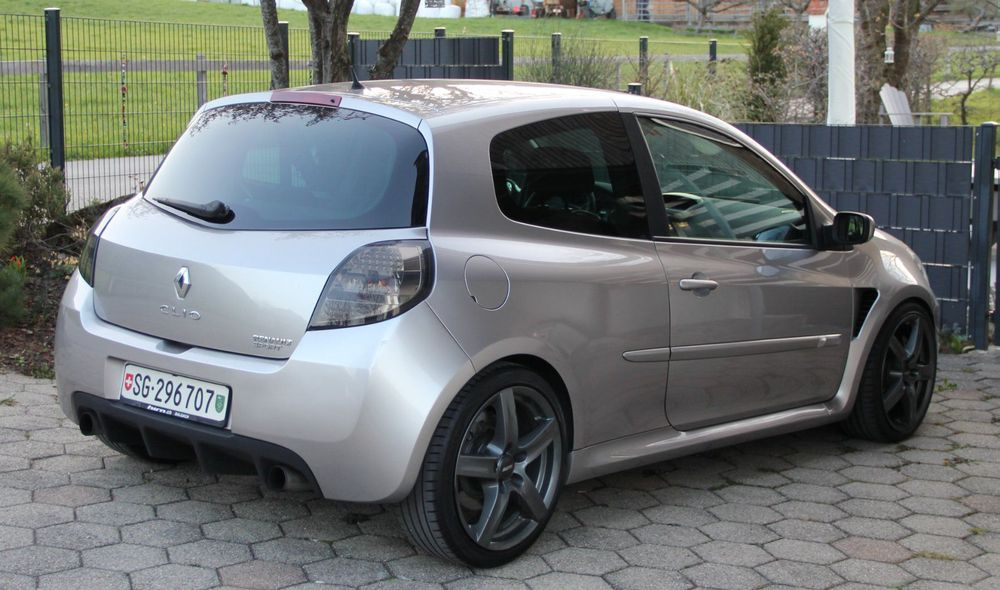 Renault Clio Sport - Miniature 2