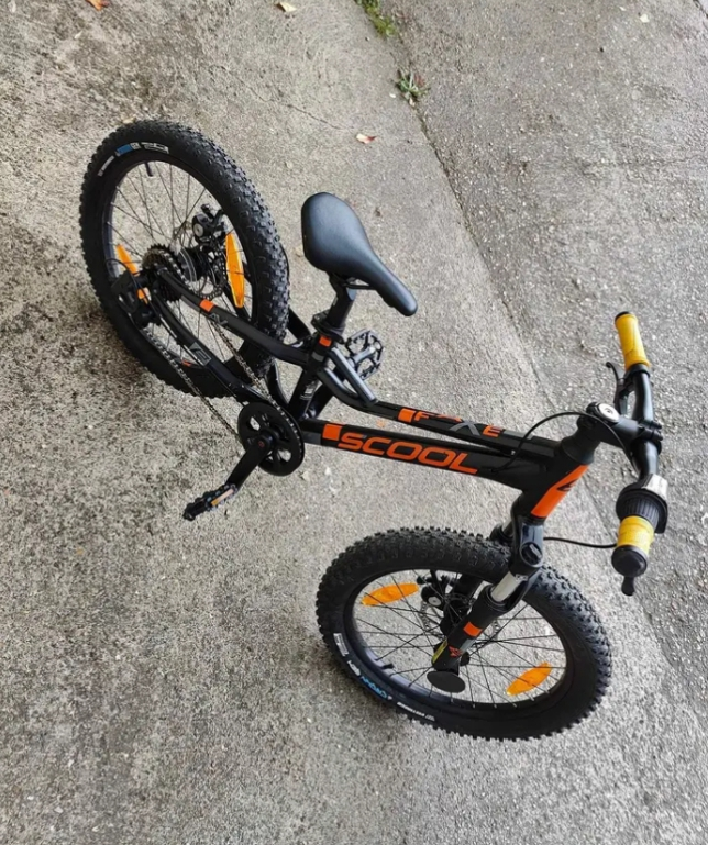 VTT ENFANT S'COOL FAXE RACE 20 POUCES