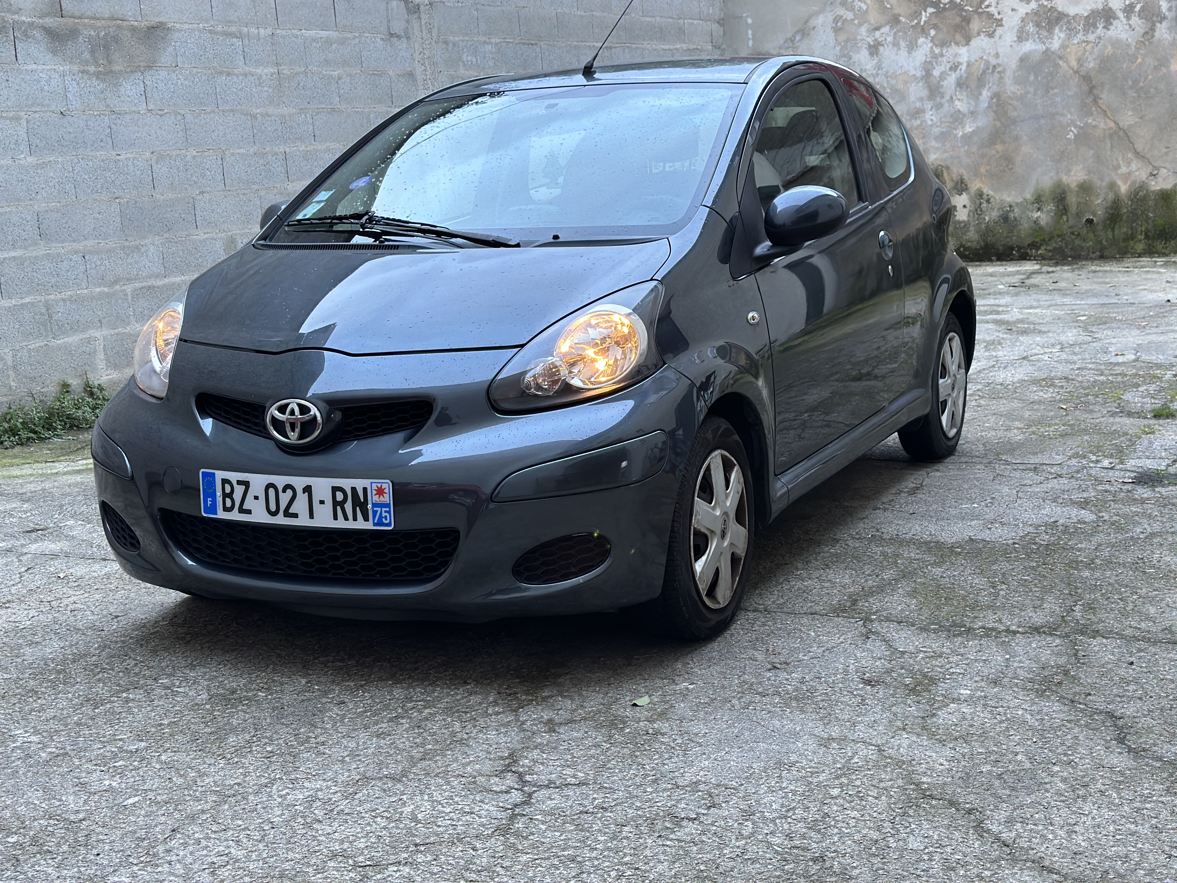 Toyota Aygo 2011 - Miniature 2