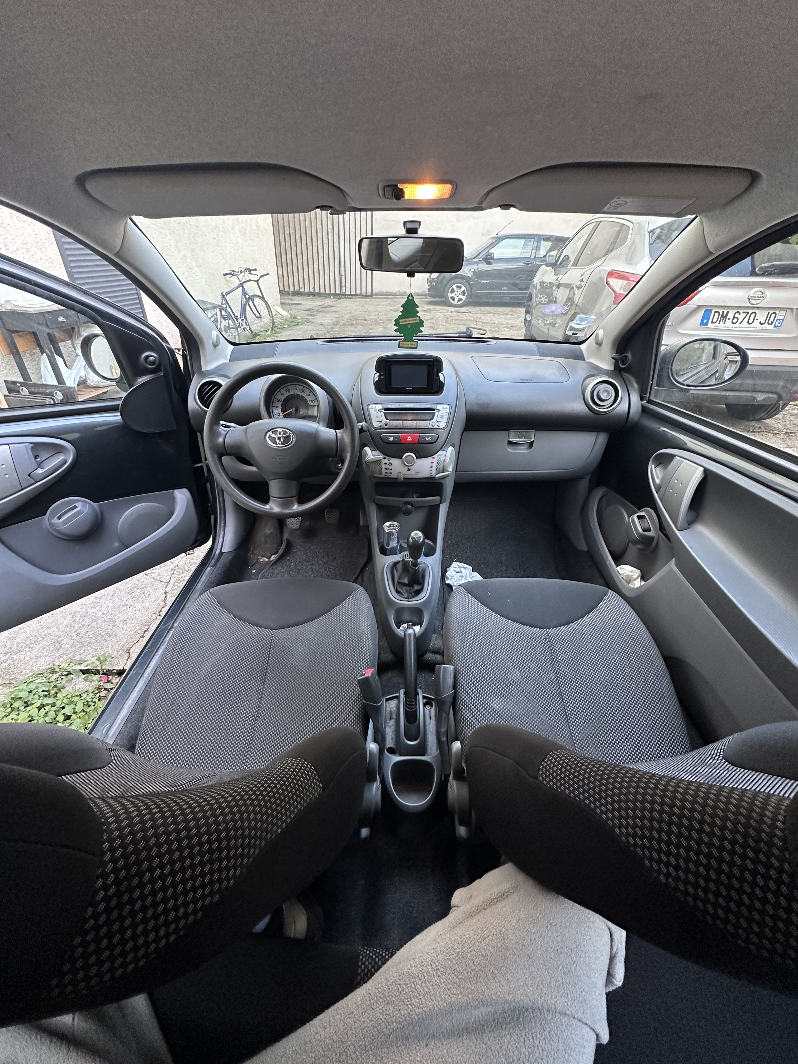 Toyota Aygo 2011 - Miniature 4