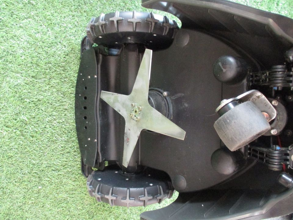 Autoclip 221 Stiga Tondeuse robots Année 2018