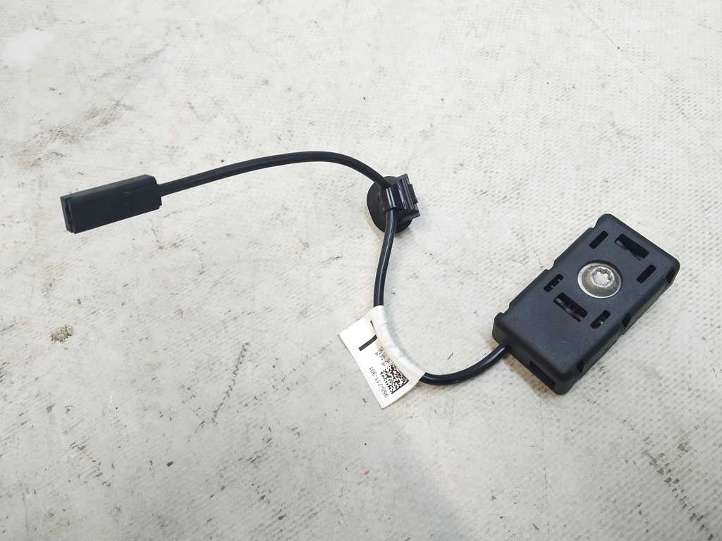 Filtre de bruit d'antenne gauche Rev03 Tesla 1509420-00-C