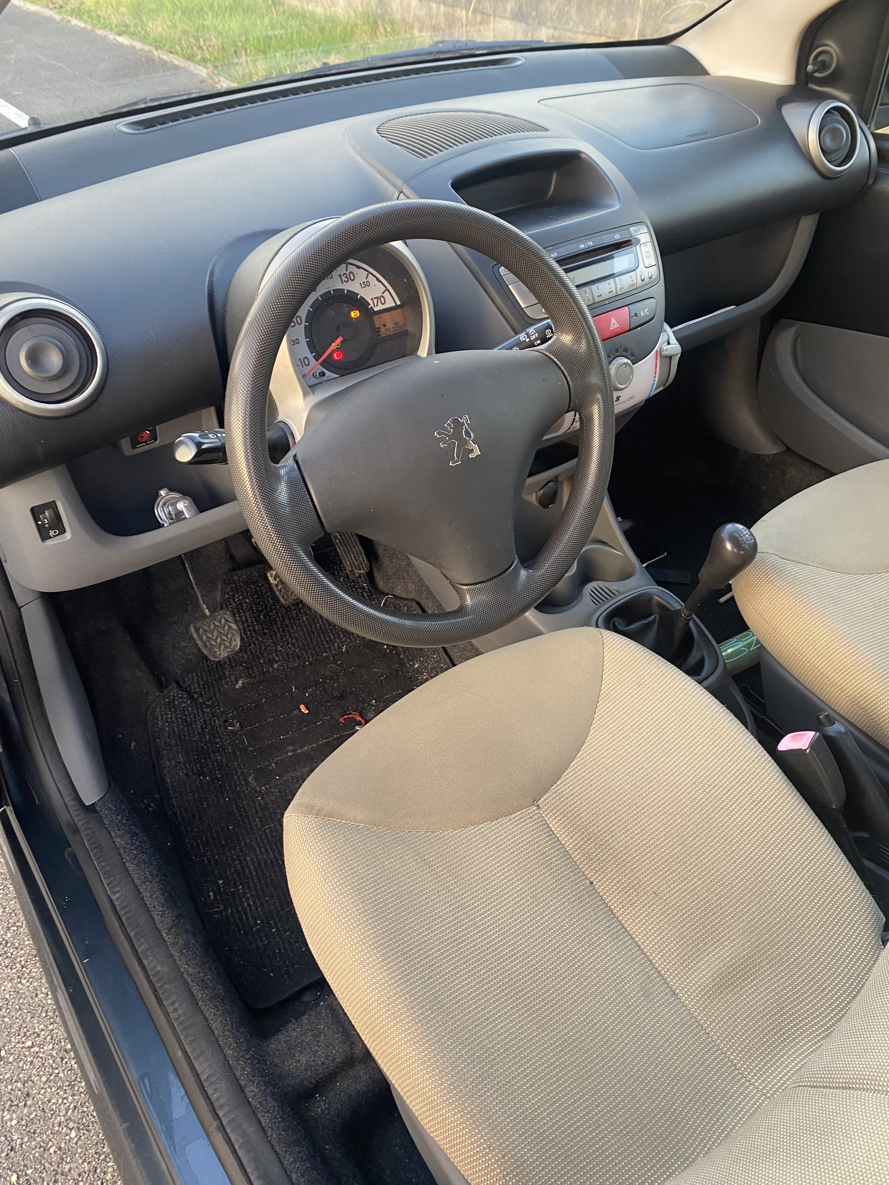 Peugeot 107 HDI 1.4 l diesel en excellent état - Miniature 3