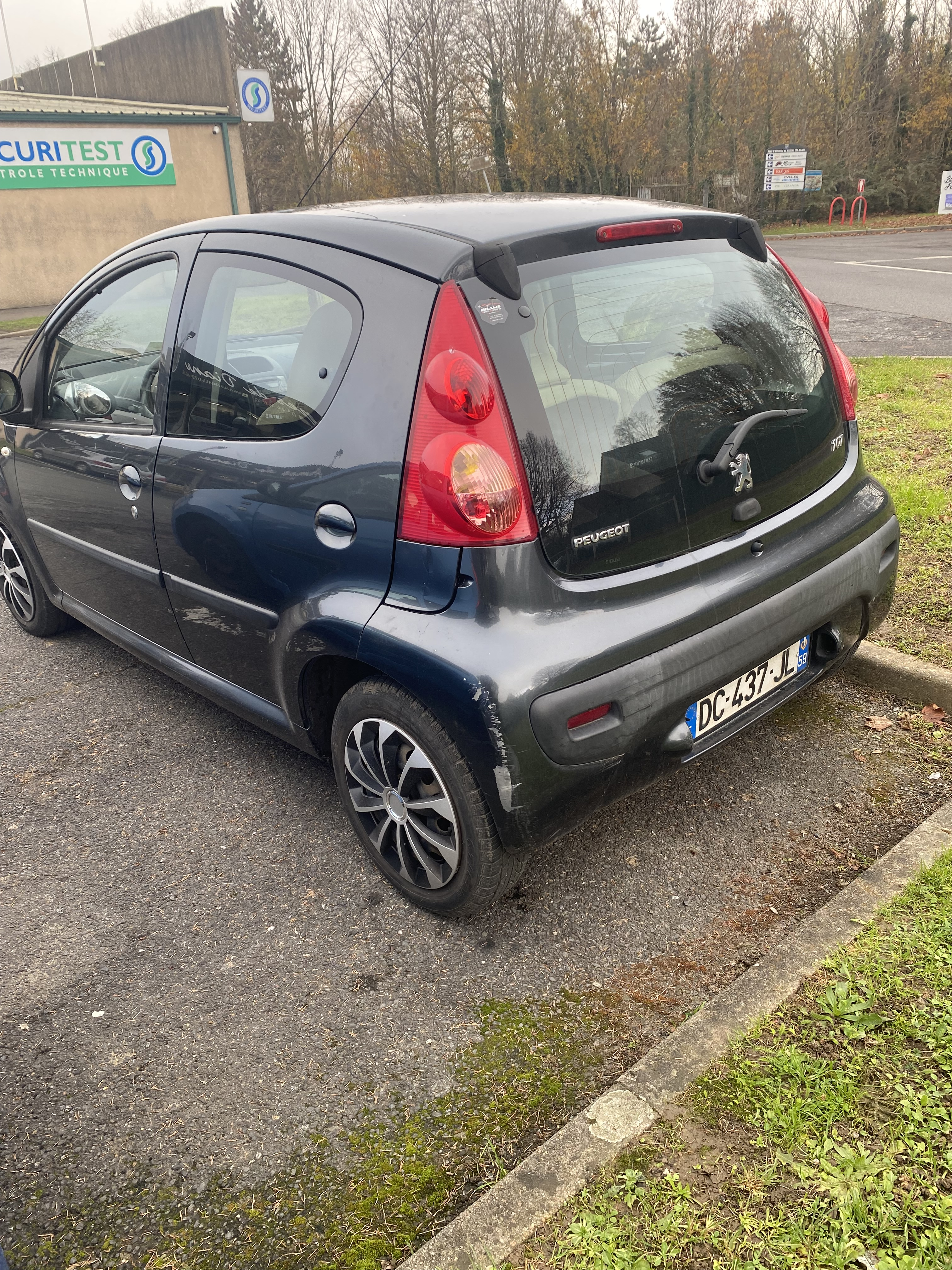Peugeot 107 HDI 1.4 l diesel en excellent état