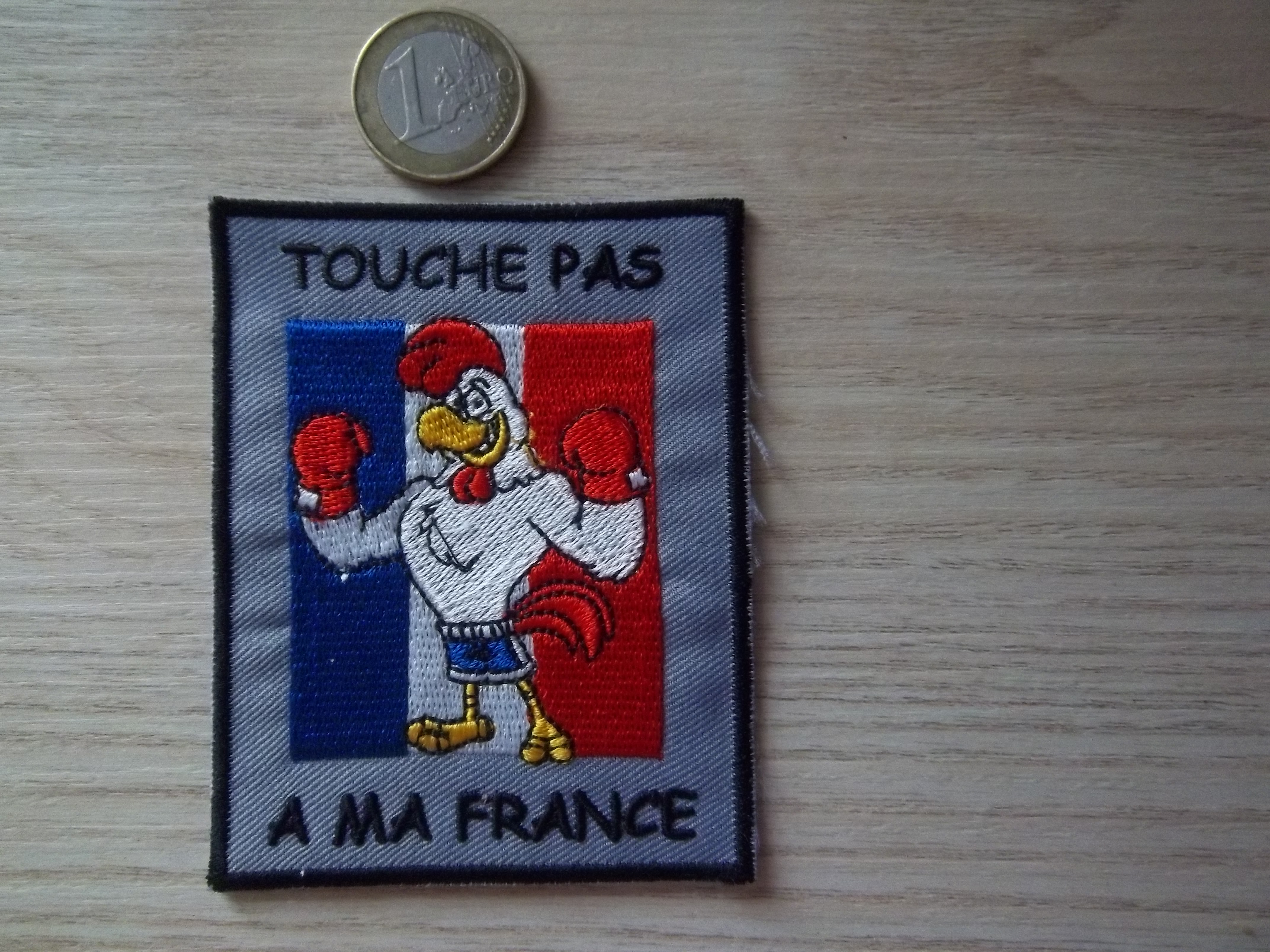 Collection d'écussons humoristiques et patriotiques - Miniature 2
