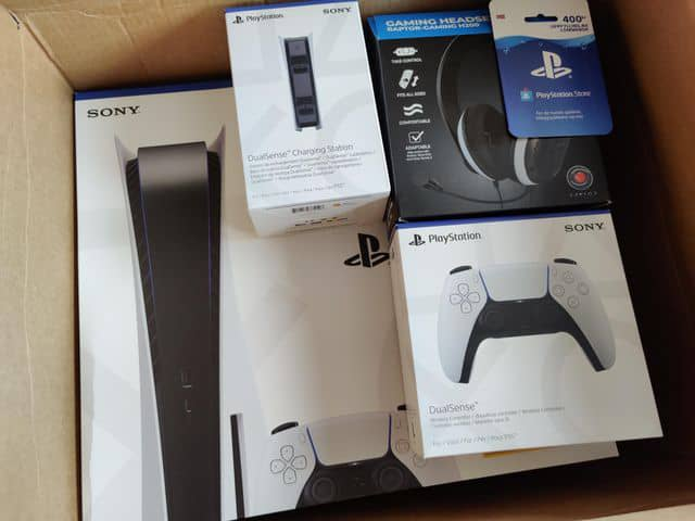 CONSOLE PLAYSTATION 5 - Miniature 3