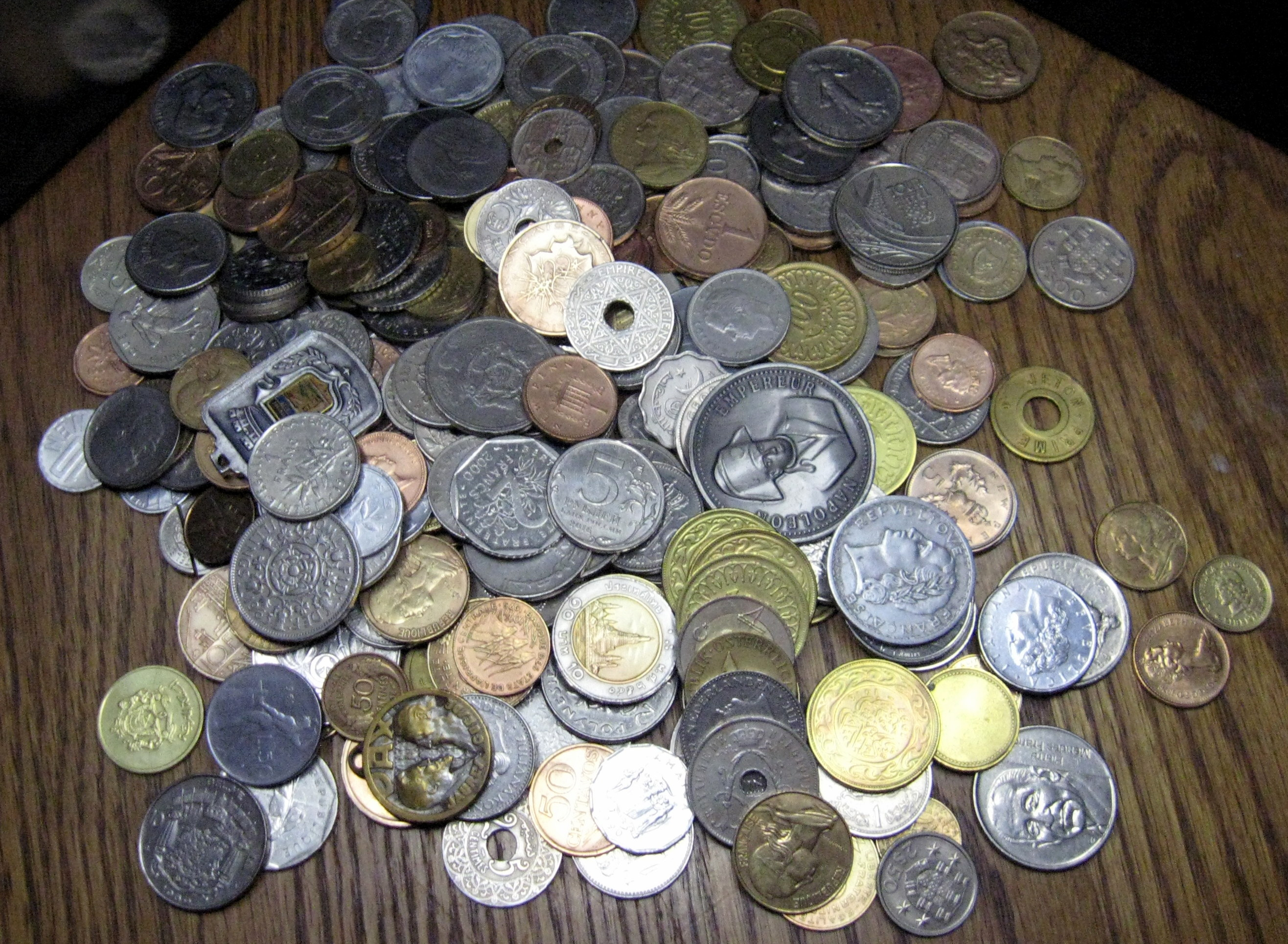 Lot de 262 pièces de monnaie de divers pays - Miniature 3