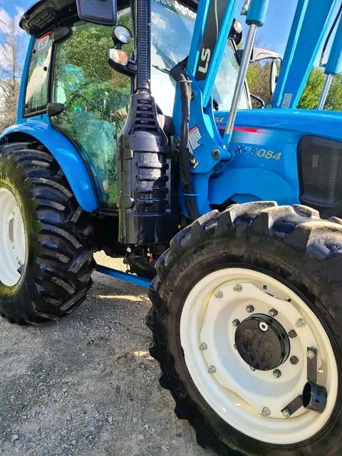 Tracteur agricole très bon état
