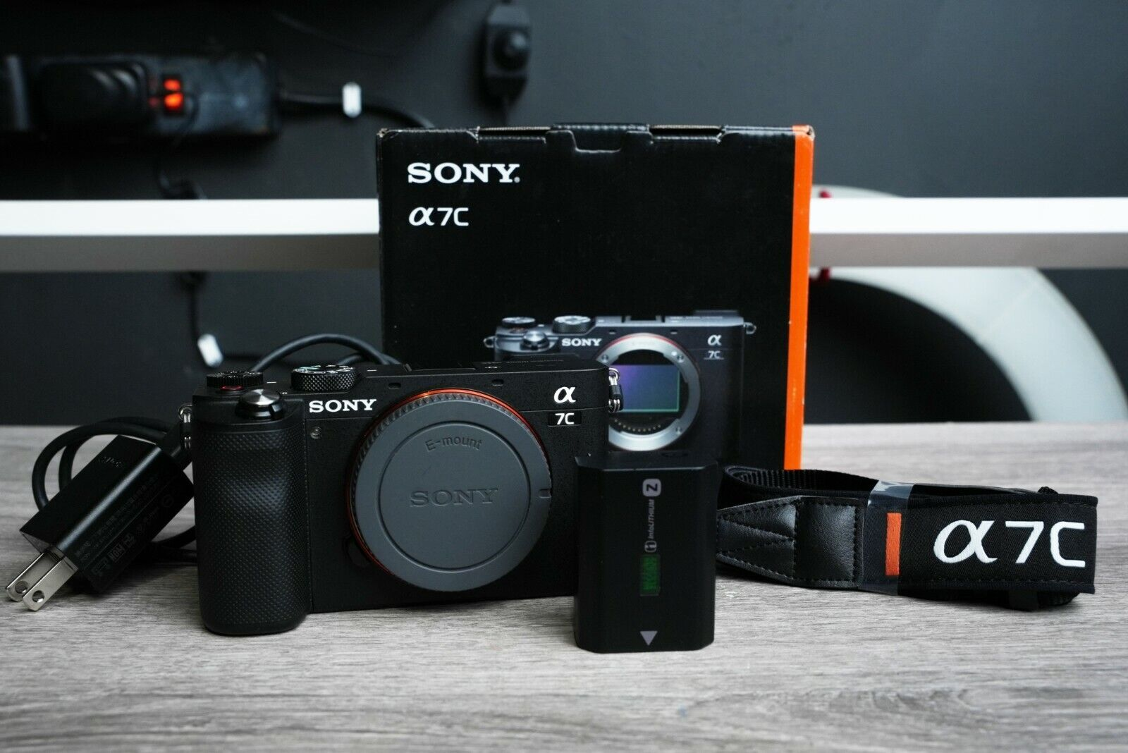 COMME NEUF* Appareil photo numérique 24,3 mégapixels Sony A7C - Noir