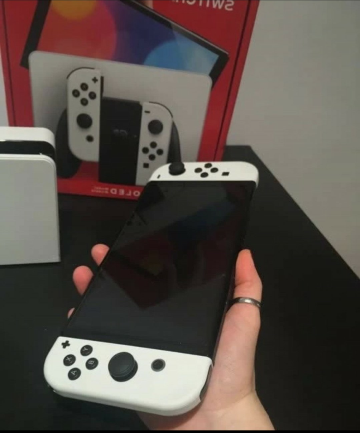 Modèle OLED Nintendo 2021 - Miniature 3